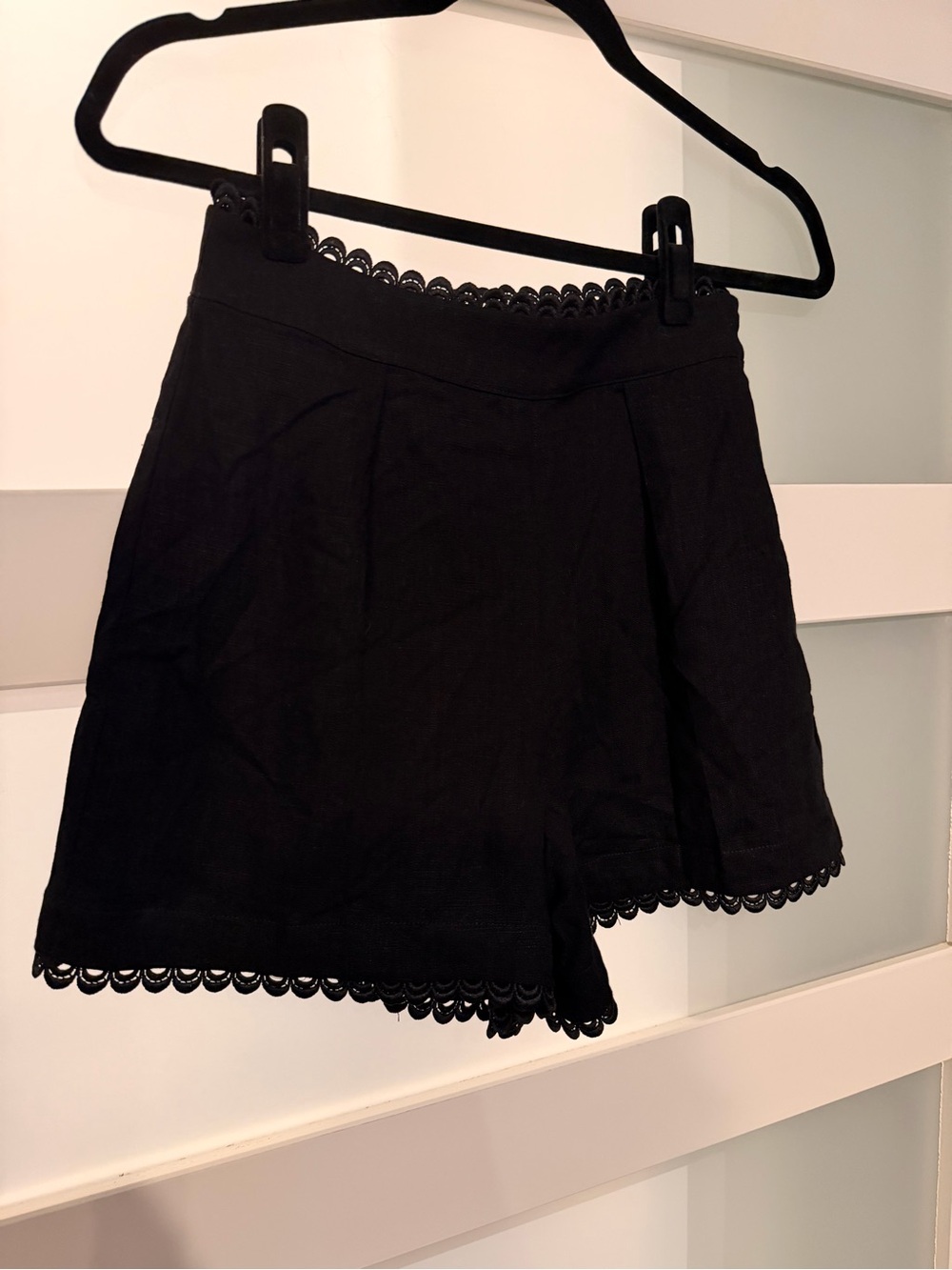 Express Black Scallop-Trim High-Waist Skort Shorts